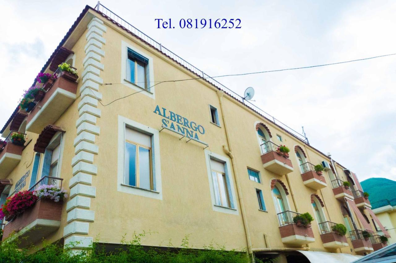 Albergo Sant'Anna Pagani Buitenkant foto